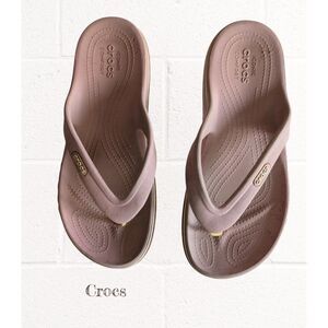 Crocs Iconic Comfort pink thong unisex sandal  Sz (W)-9  (M)-7